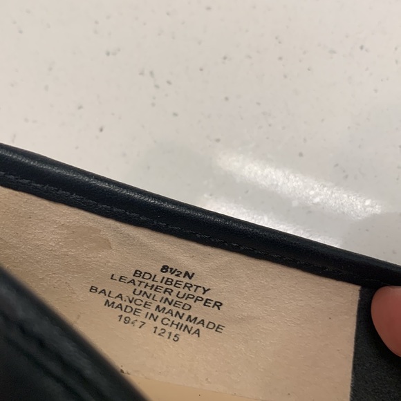 EUC 8.5 Narrow Bandolino Liberty loafer flats black all leather - Picture 3 of 10